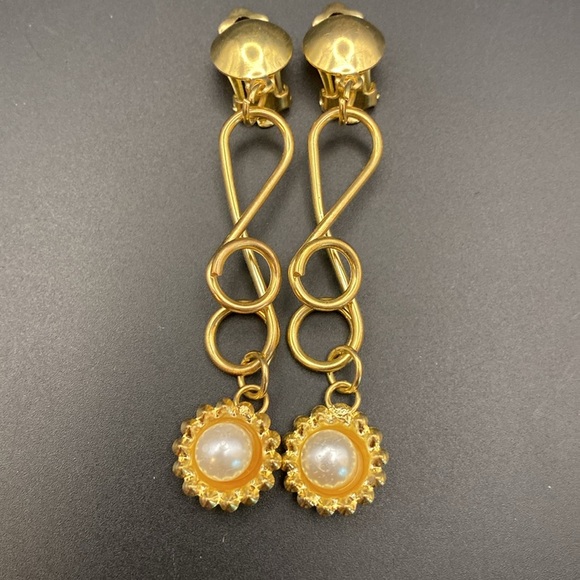 Unique Gold Pearl Drop Earrings - Picture 3 of 6
